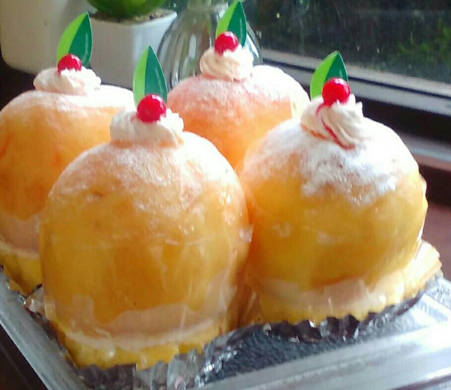 7 10 まるごと桃ロール パティスリーカノン 埼玉県鴻巣市のケーキ店