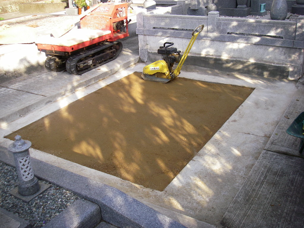 マサ土　締め上げる