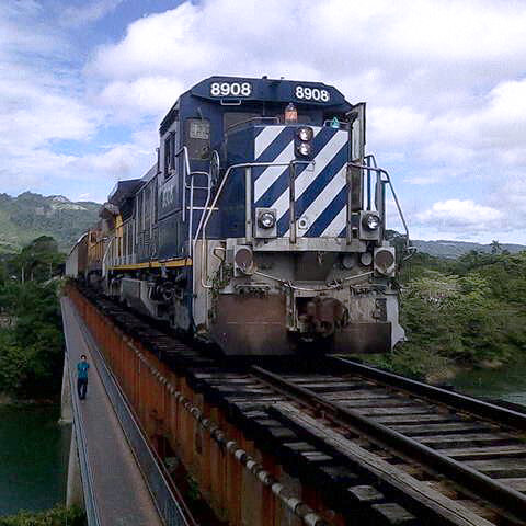 Tren actual. fotografía compartida por Cesar Acosta