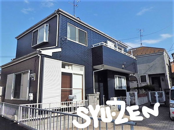 横浜市中区本郷町。　外壁塗装と屋根塗装。濃いブルーに白サッシがよく似合う。