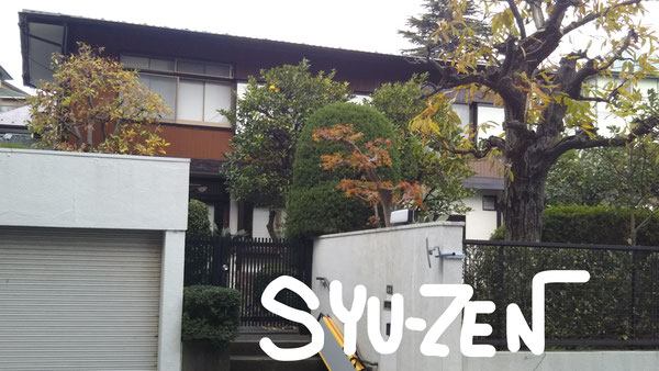 庭とよく似あう茶色で外壁を仕上げました。