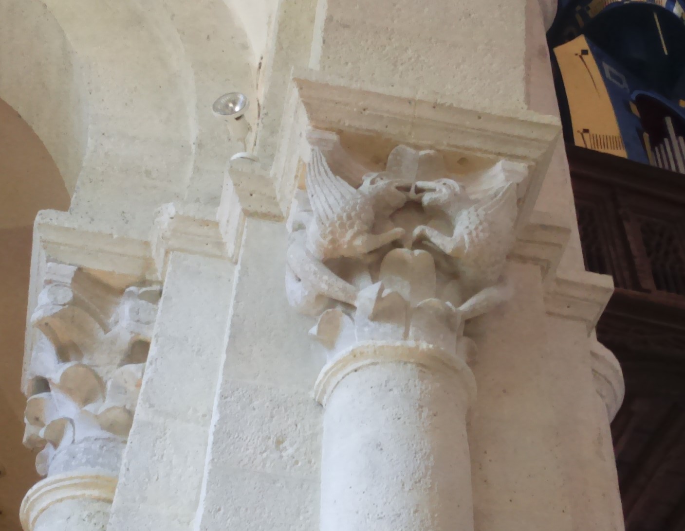 Chapiteau de l'église Ste Andoche