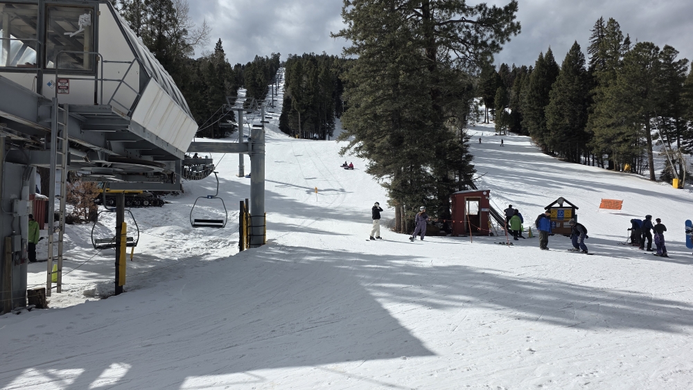 Kleines Skigebiet ca. 70 Meilen von Santa Fe: Sipapu skiresort.