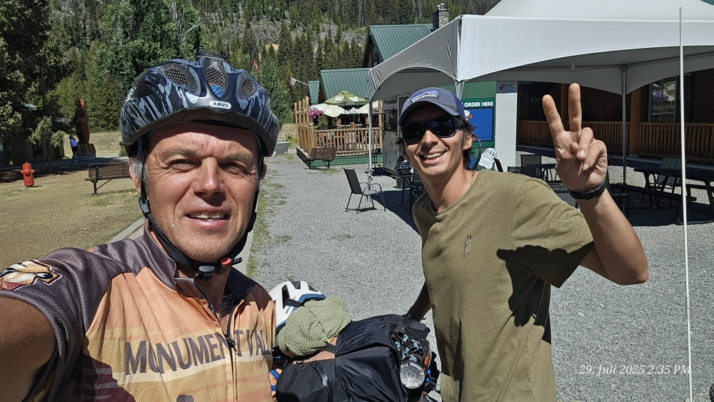 Noch ein letztes Mal mit Simón im Manning Park resort.