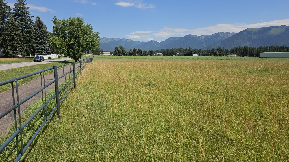 Durch ländliche Gegend in Montana.