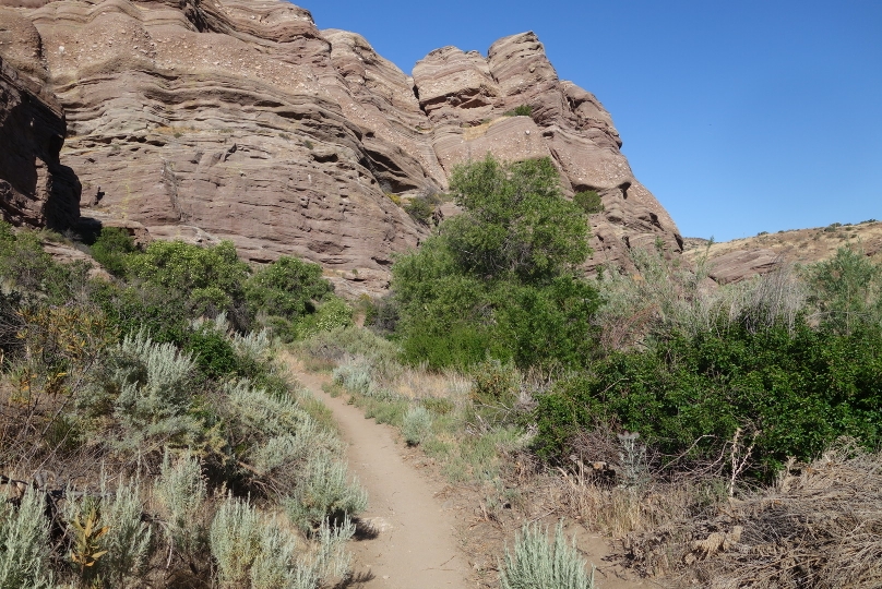 Durch den Vazquez Rock Park vor Agua Dulce