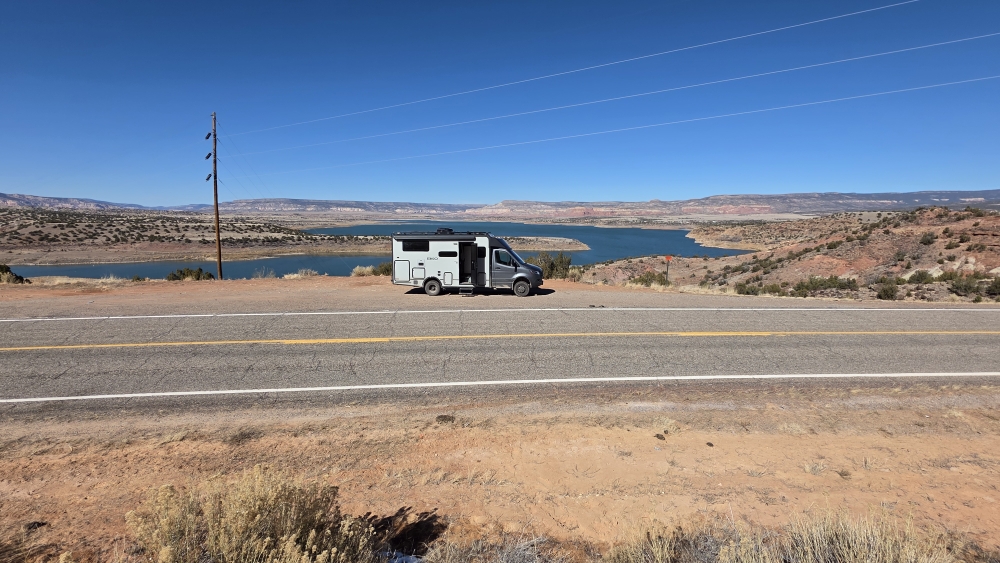Das Abiquiu Reservoir auf der Fahrt von Cuba nach Chama.