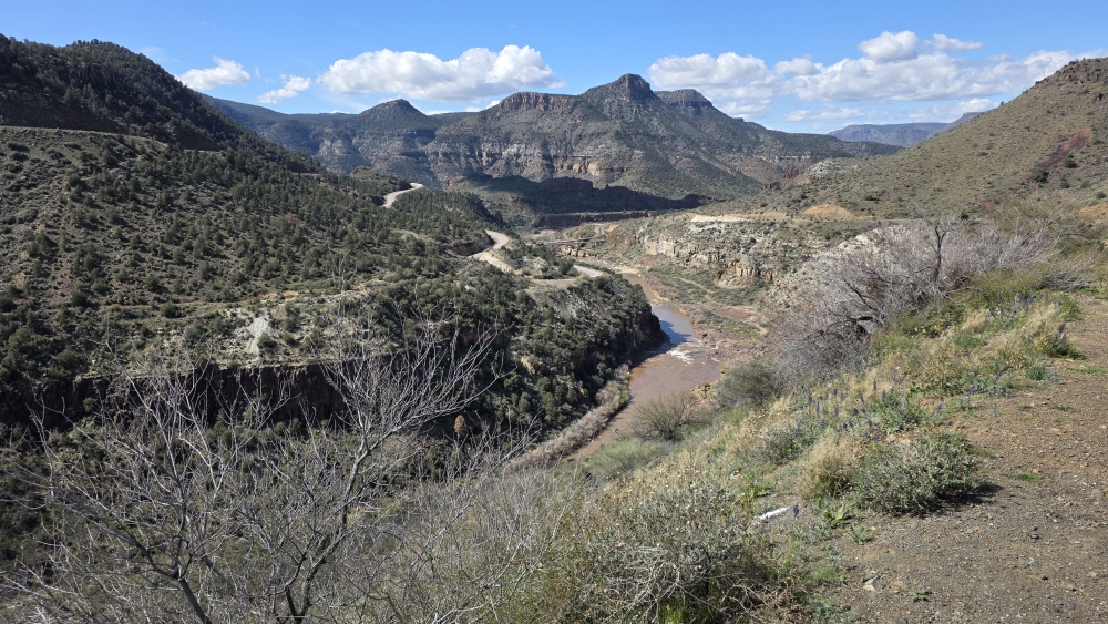 Traversierung der Salt River Schlucht auf der Fahrt nach Globe.