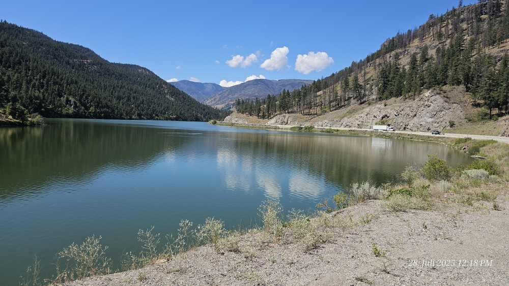 Der Yellow lake auf dem Bergübergang zwischen Penticton und Keremeos.