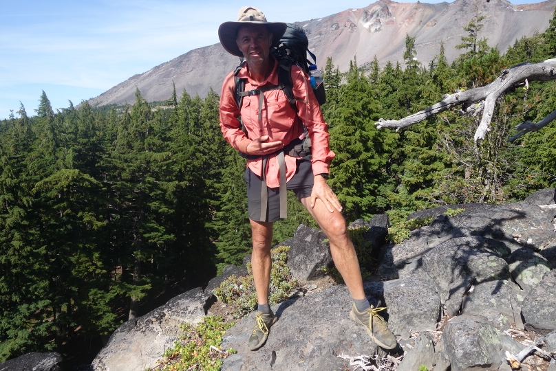 Wandern entlang des Diamond Peak (im Hintergrund)