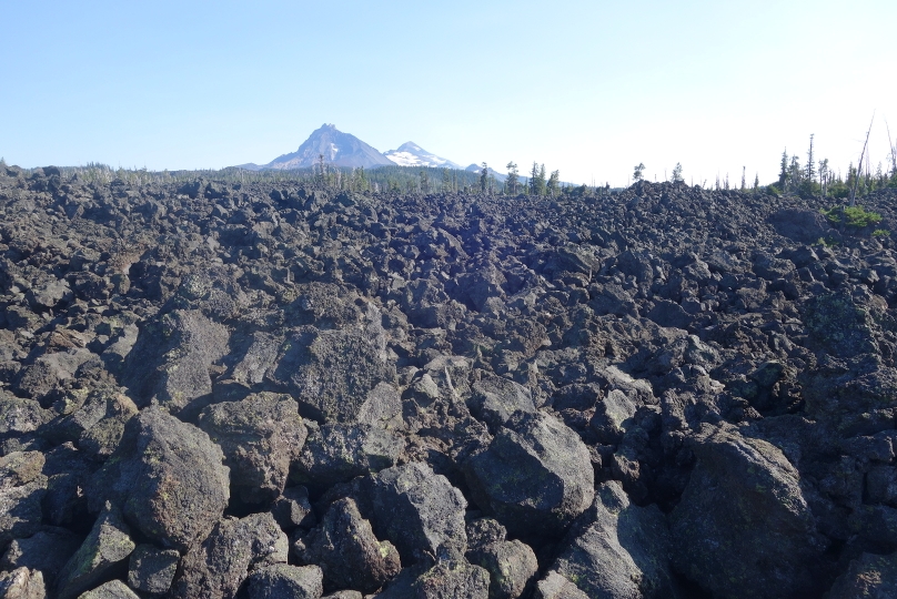 Mühsames überqueren von Lavafelder (trotz angelegten Wege...)