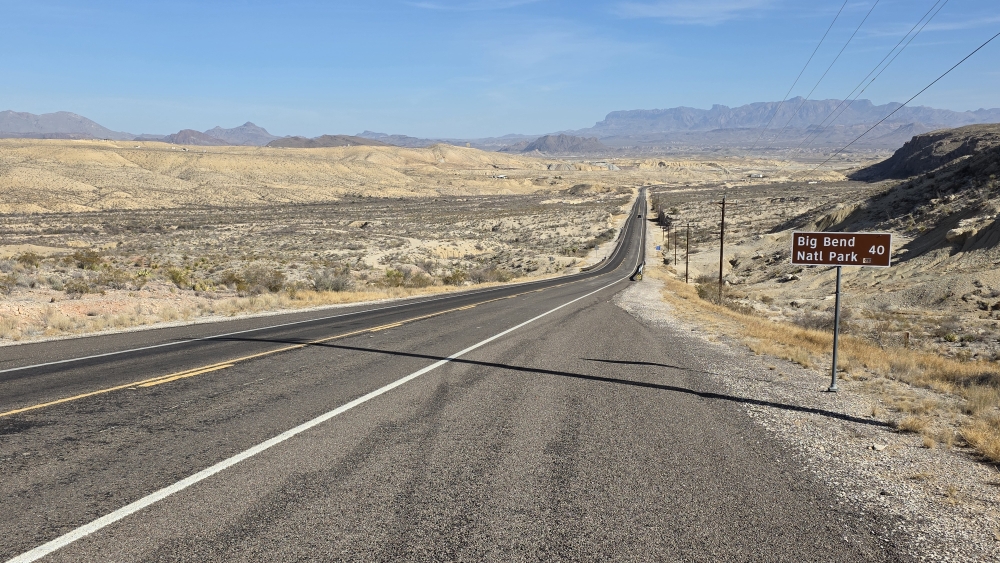 Auf dem Weg zum Big Bend NP, mit seinen Bergen im Hintergrund.