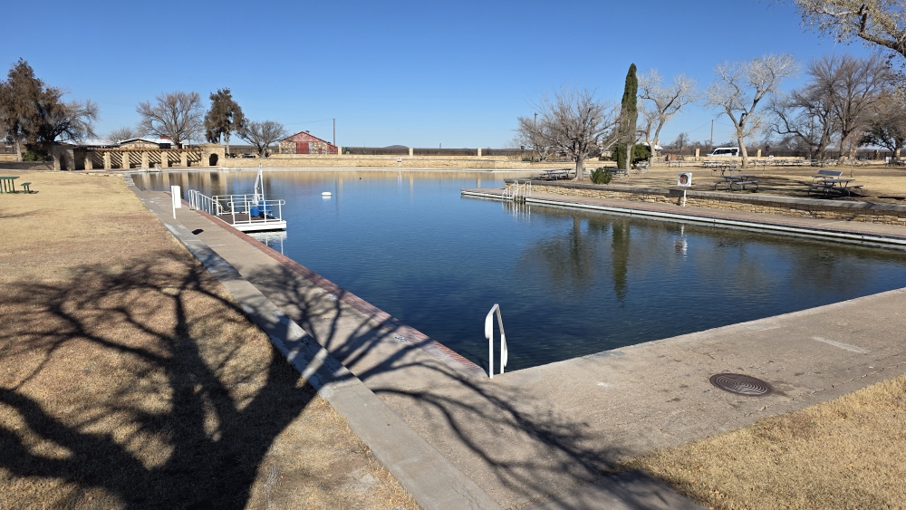 Das Schwimmbecken im Balmorhea Park.