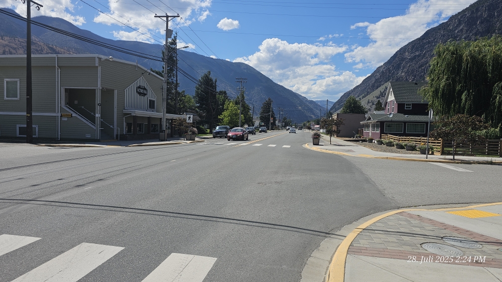Hauptstrasse durch Keremeos richtung Princeton.