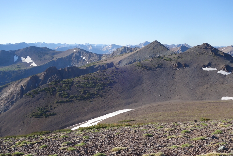 Blick Richtung Süden von einer unbenannten Passhöhe.