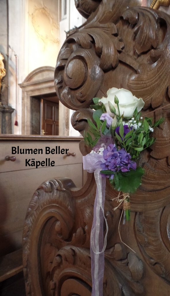 Blumenschmuck Kirche 