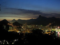 RIO á NOITE.
