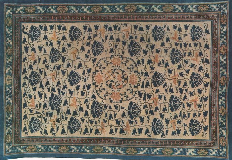 Robert Lockhart HOBSON. Cent planches en couleurs d'art chinois. Tapis de laine. Nœuds du genre Sehna, environ 60 au dmq. Trame et chaîne de coton. Fin du 18e s.