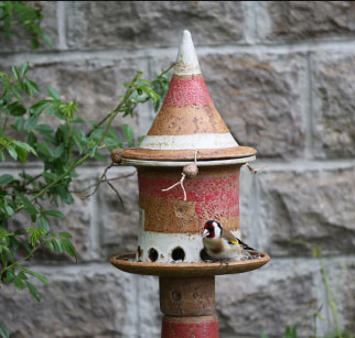 Vogelfutterhausstele Dekor Grantapfel rot, Keramikteile ø ca. 8 cm