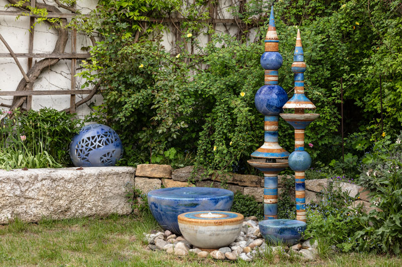 Gartenbrunnen Brunnensäule Wasserhalbkugel