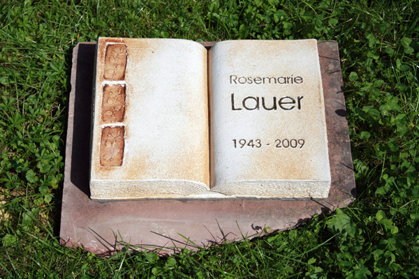 Keramik handgemacht, Gedenkplatte als Buch, personalisiert