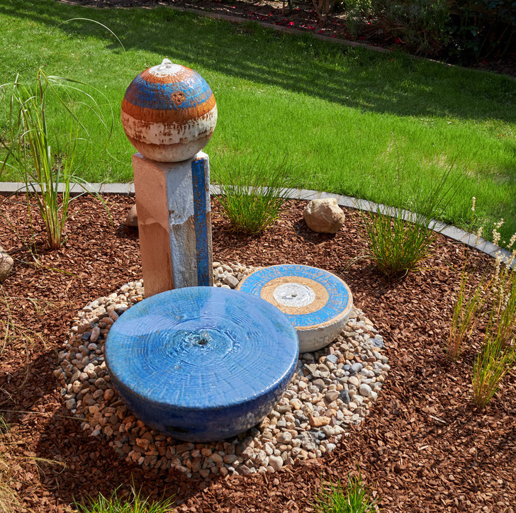 Garten Brunnen, Wasserhalbkugel, Brunnensäule 