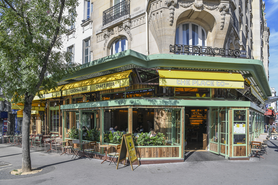 Végétalisation de ce restaurant parisien