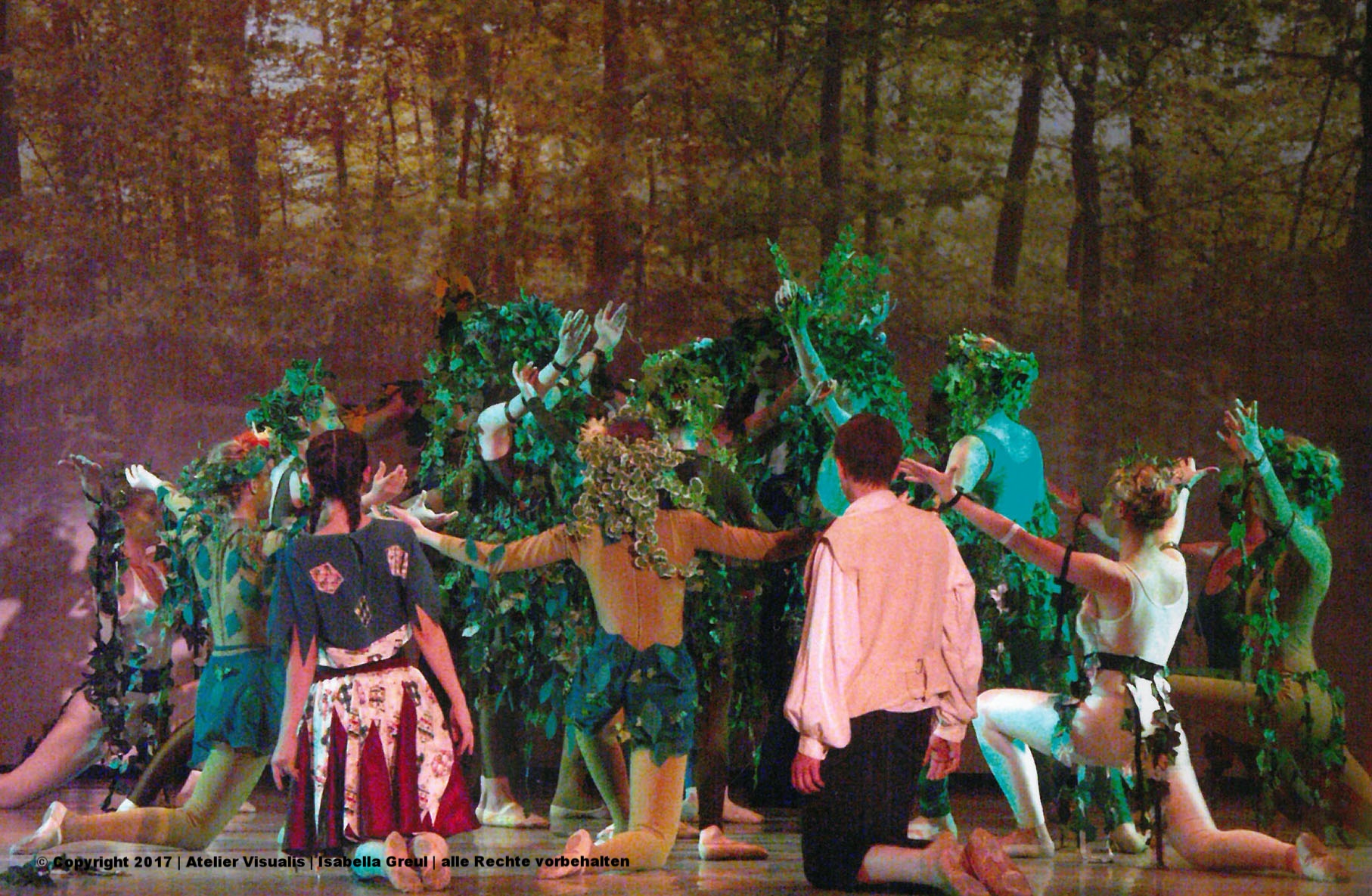Foto der Premiere Ballett Hänsel und Gretel Bäume
