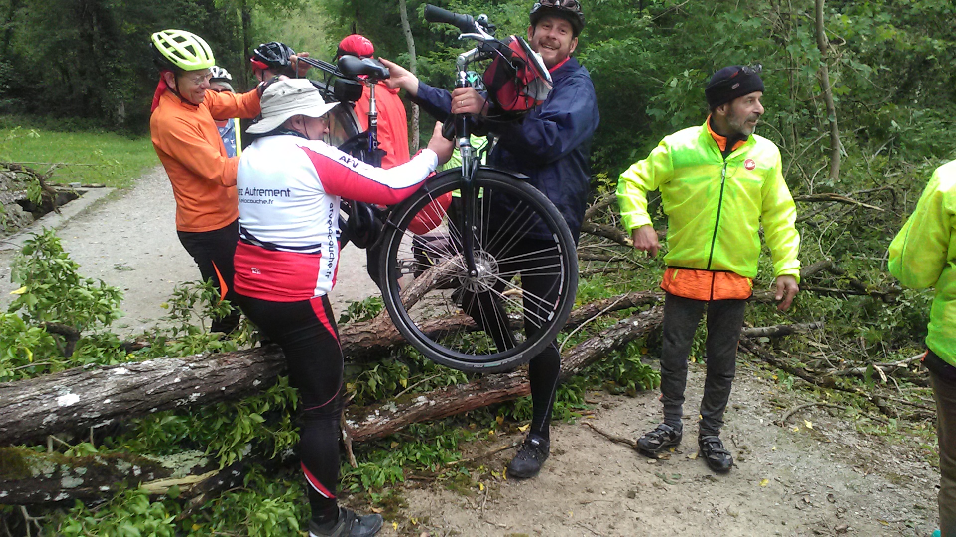 La solidarité avec un vélo droit !