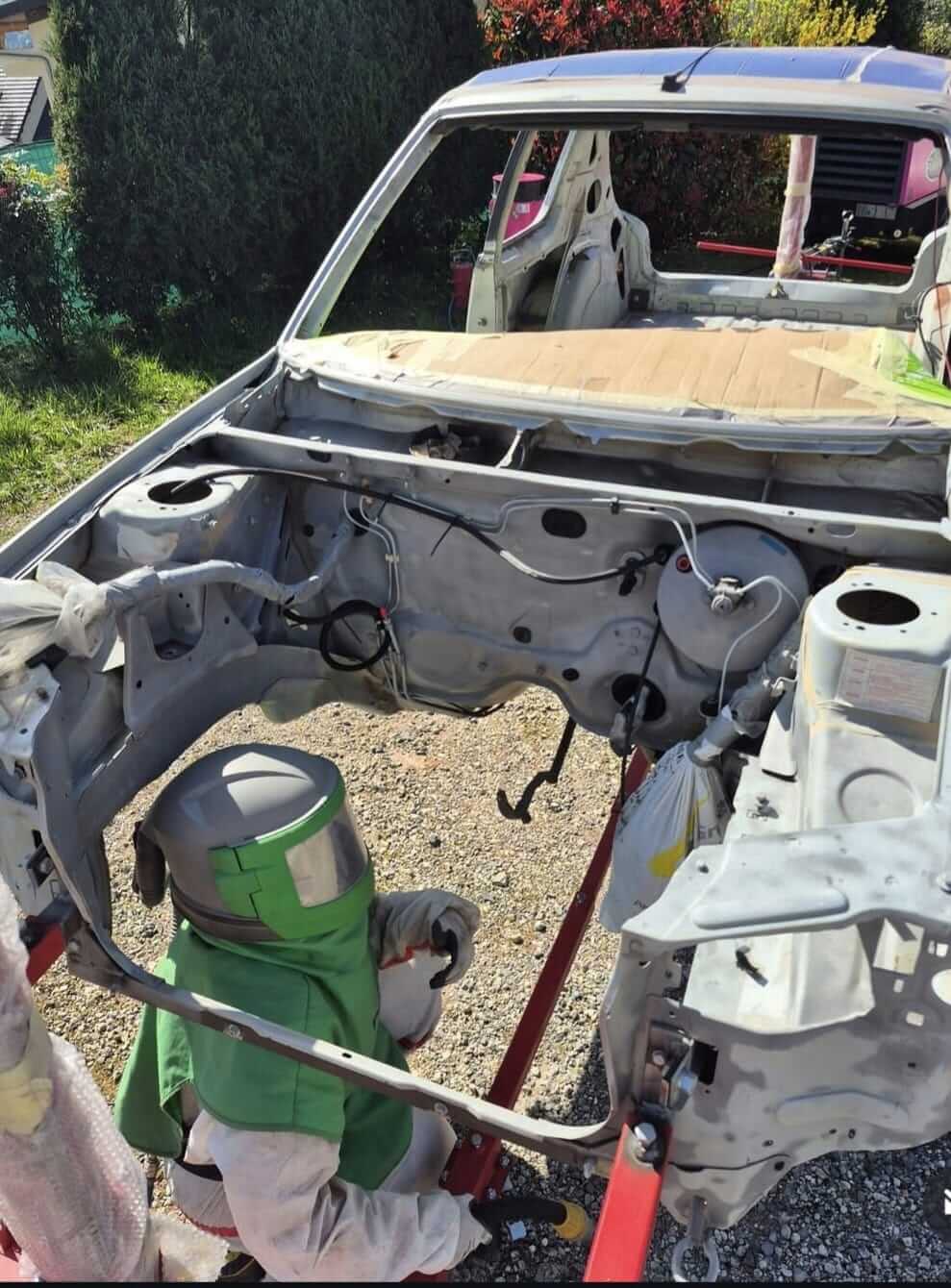 Aerogommage caisse de 205 GTI combe de Savoie