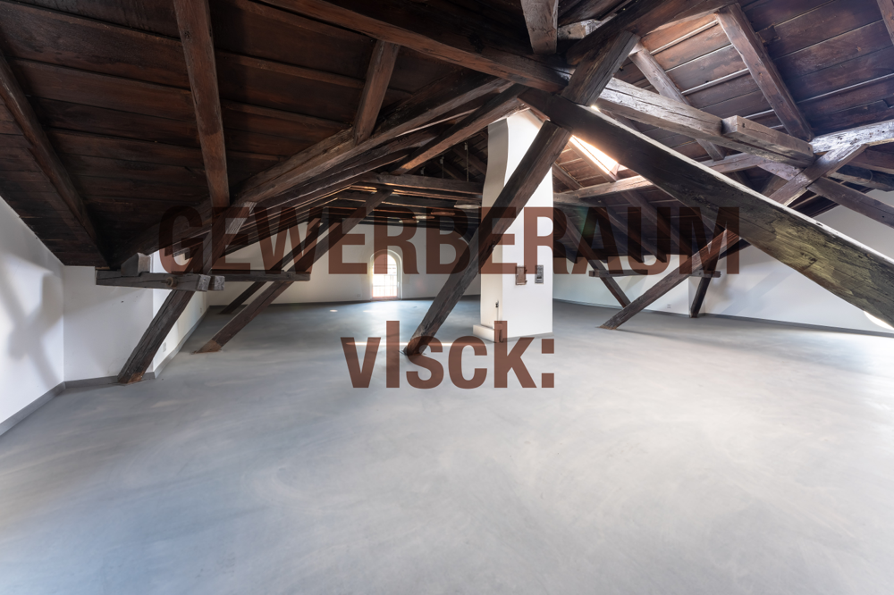 Fachwerk-Dachgeschoss im historischen Bahnhof Vilseck