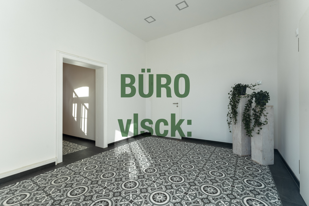 dekorativer Fliesenboden im Entrée eines Büros in Vilseck