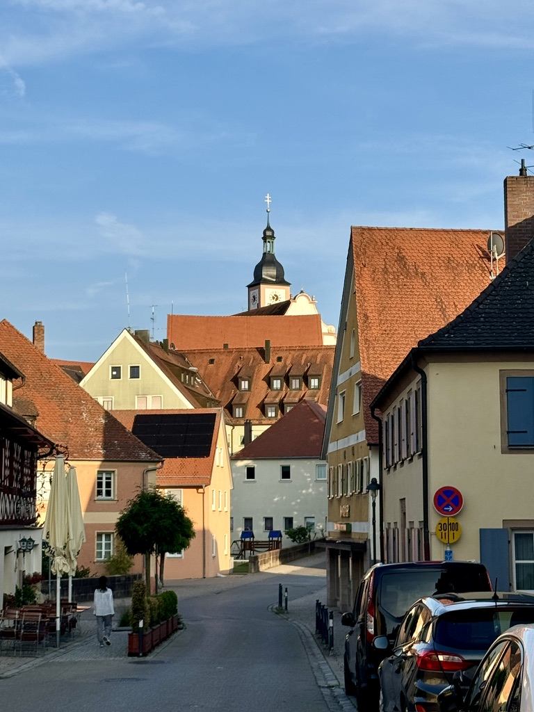 In zehn Minuten ist man mit dem Fahrrad im romantischen Ort Hilpoltstein 