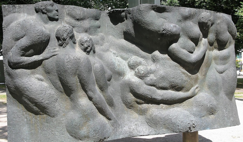 Sculpture en bronze m'évoquant la naissance à soi-même par extraction de l'indifférencié....soit l'advenue du sujet