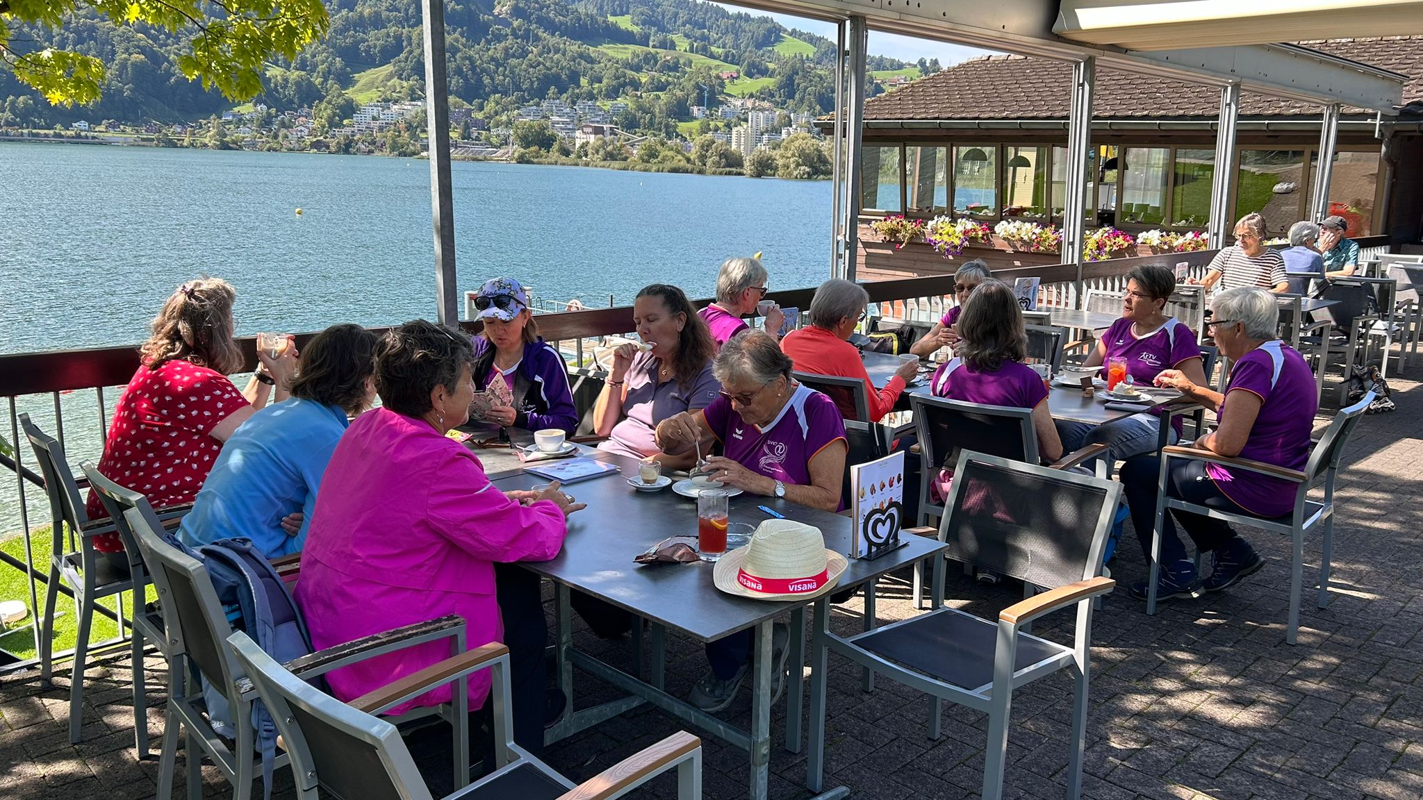 Kaffee und Dessert am Nachmittag