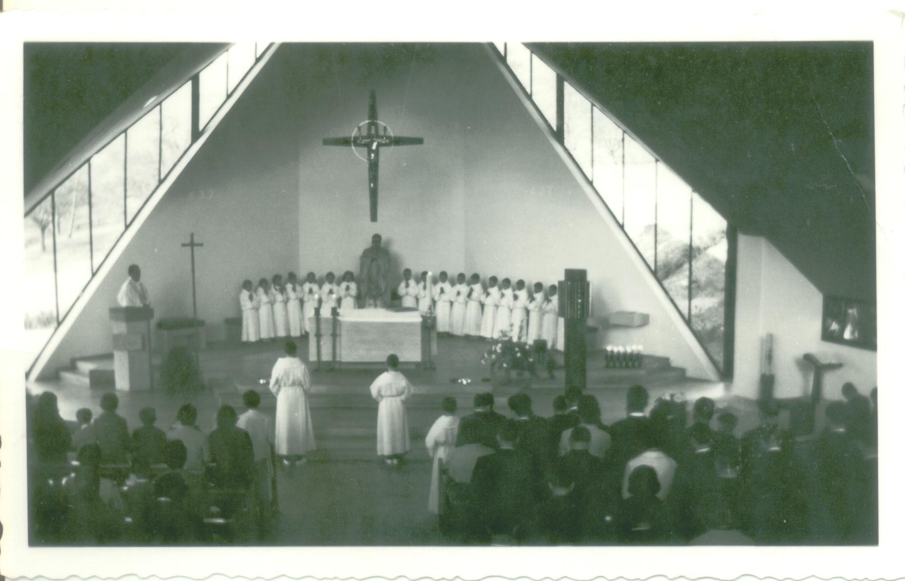 Amtseinsetzung des ersten Pfarrers am 2. Oktober 1966
