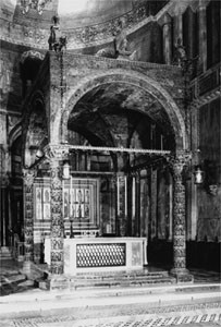 Ciboriumssäulen San Marco Venedig, Anf.6.Jh.(Adultera Säule h.rechts)
