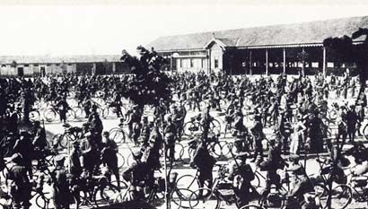 Il battaglione Lombardo Volontari Ciclisti 1914, darunter die freiwilligen Futuristen