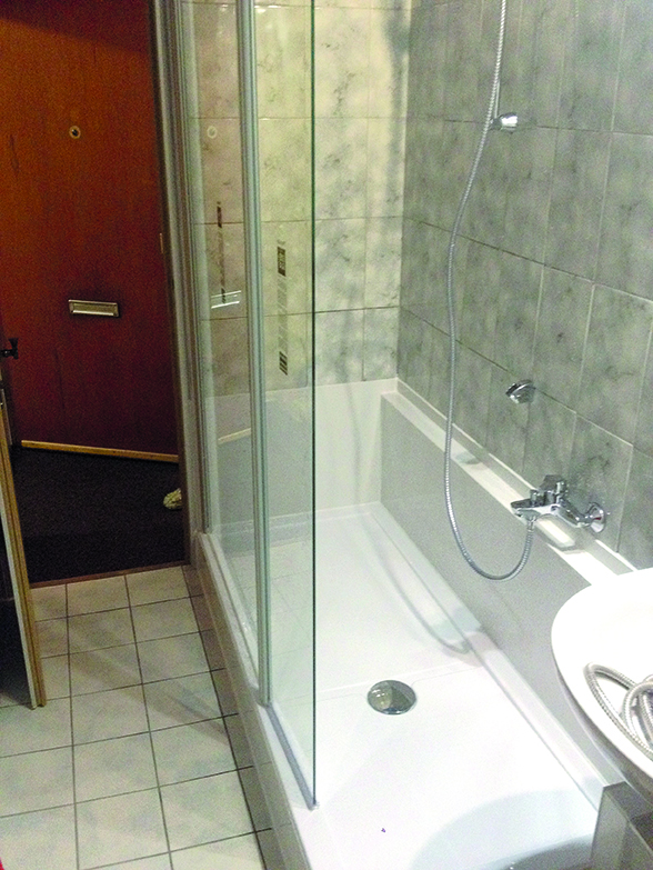 Wanne zur Dusche Badewanne raus Dusche rein Bad Teilsanierung mit System.