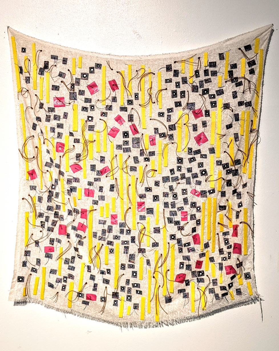 Nudos y Rezos. Silk and linen fabric, felt, plastic bag material, painted fabric pieces, threads. 22.5" x 25". Sandra Pérez-Ramos. 2022.