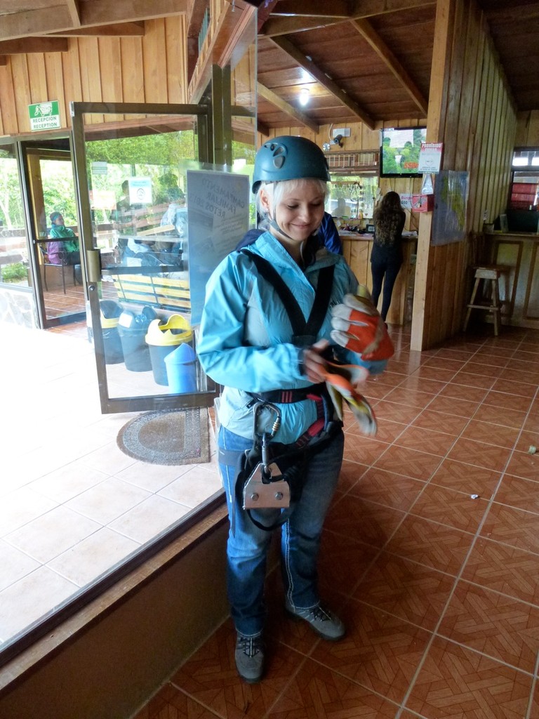 Vorbereitung im Kletterpark in Costa Rica