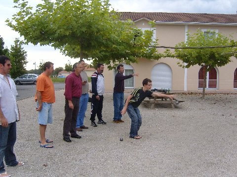 les anciens encouragent les plus jeunes