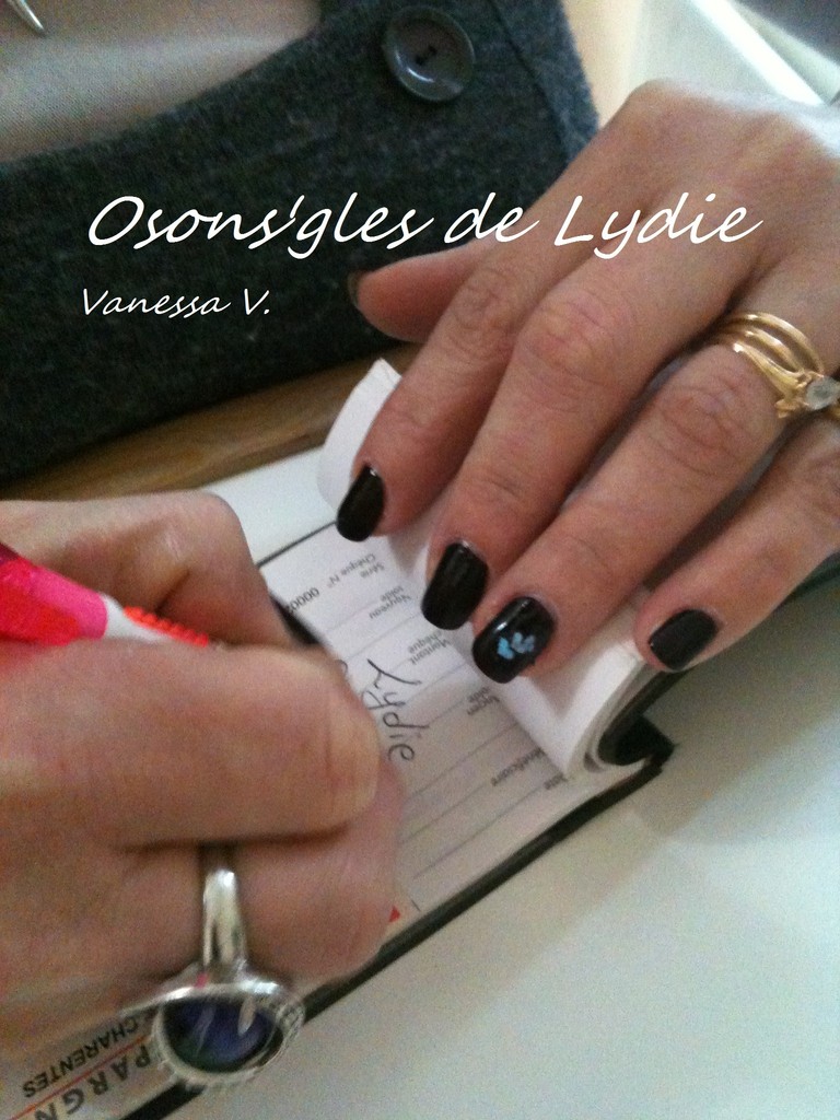 Vernis simple.  Vanessa