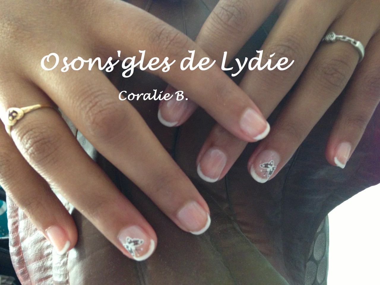 Réalisation d'une french avec un vernis semi permanent Coralie
