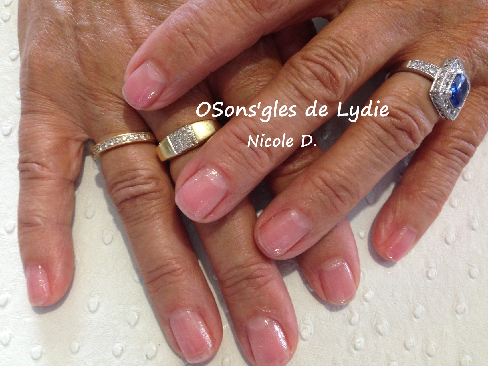 Vernis semi permanent rose naturel : Nicole