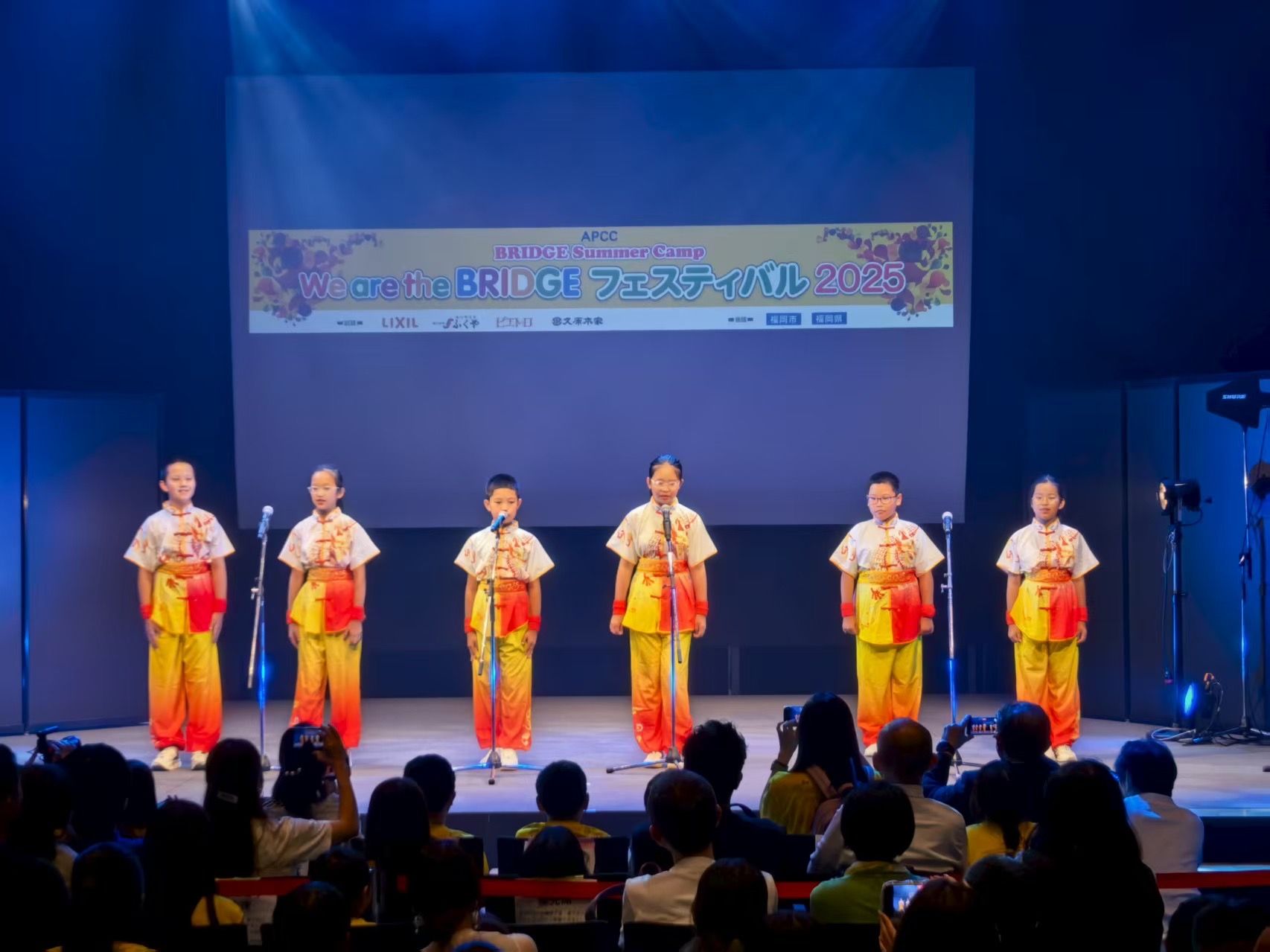 大連パフォーマンス「中国少年の声」披露