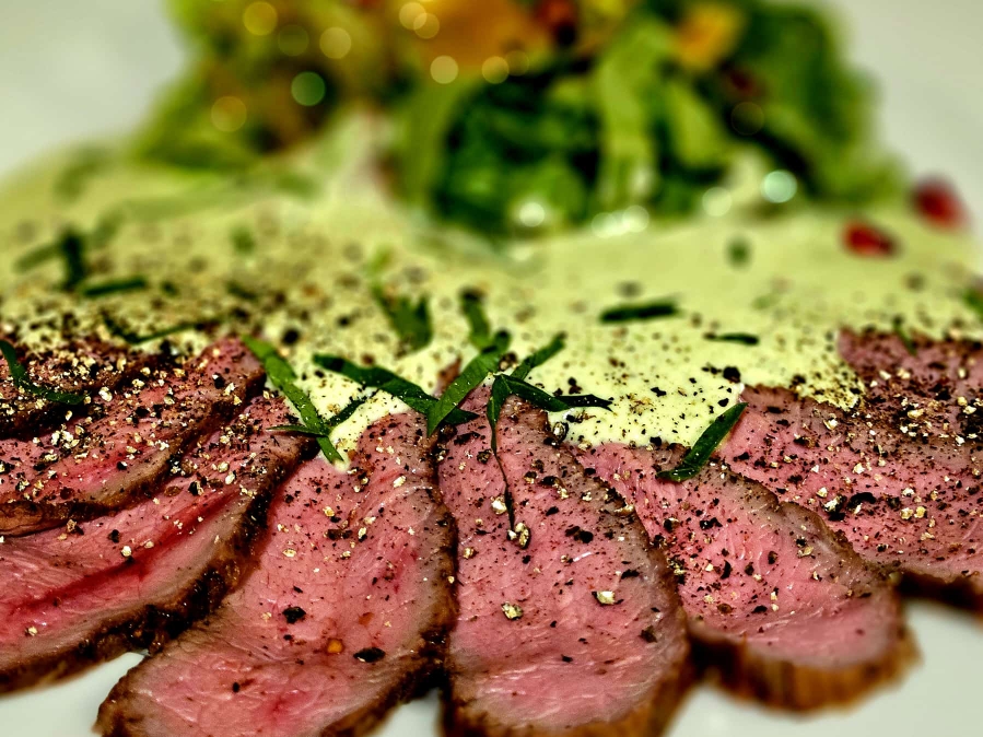 Roastbeef vom Kalbstafelspitz rosa gegrillt 