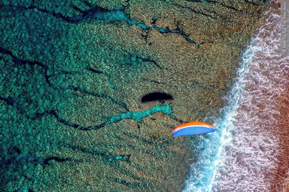 lagon vu du ciel en parapente 