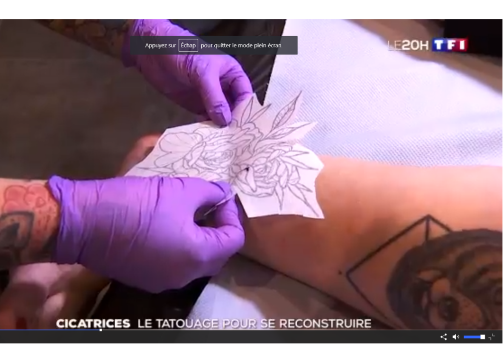 Recouvrir Ses Cicatrices Par Le Tatouage Reportage Du Mondial Du Tatouage Site De Soeursdencre