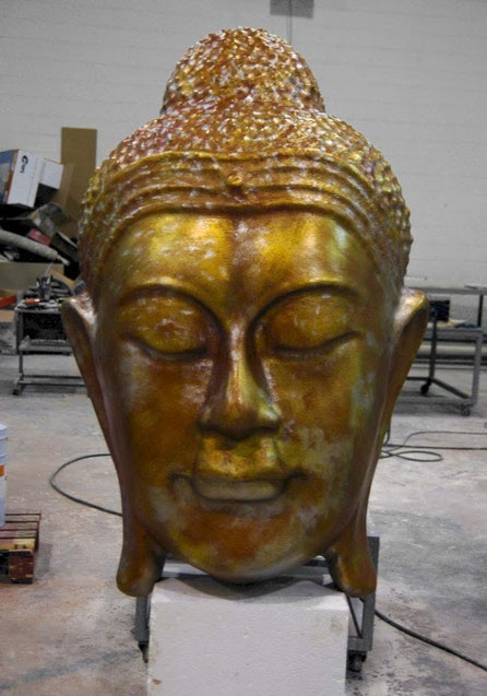 Buda, Cabeza Gigante